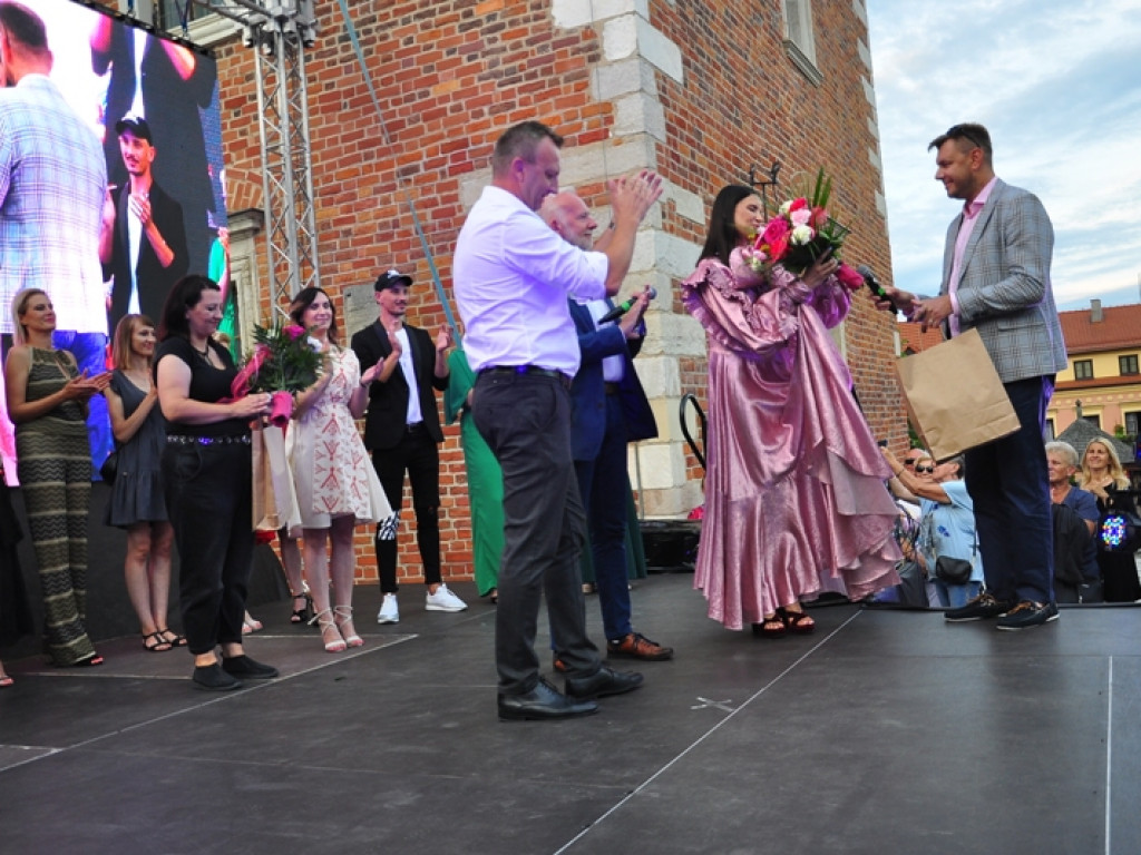 Sandomierz stolicą polskiej mody. Wielki pokaz na zakończenie Nadwiślańskiego Fashion Week [zdjęcia]