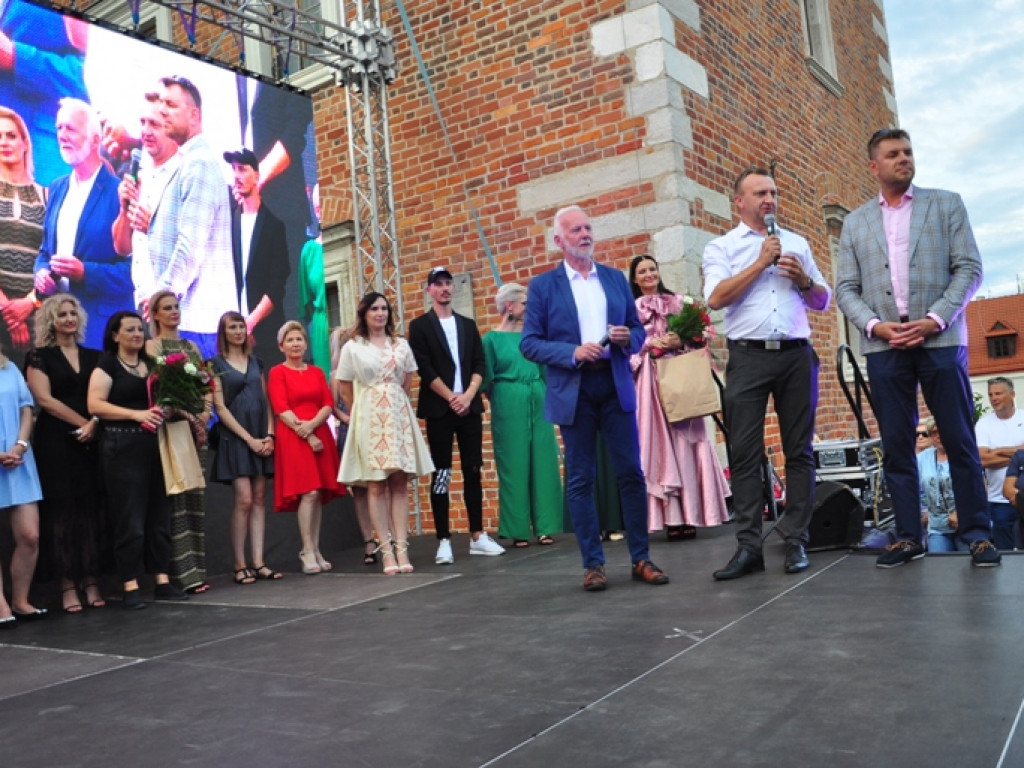 Sandomierz stolicą polskiej mody. Wielki pokaz na zakończenie Nadwiślańskiego Fashion Week [zdjęcia]