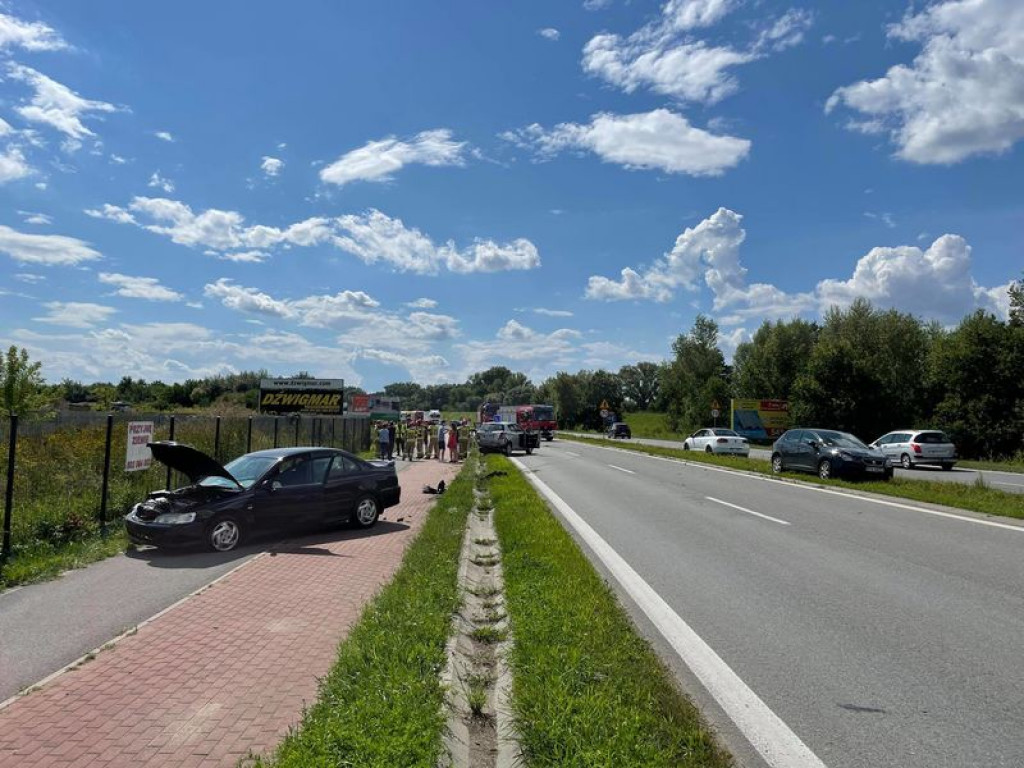 Zderzenie dwóch samochodów na Wisłostradzie, droga była zablokowana [wideo][zdjęcia]