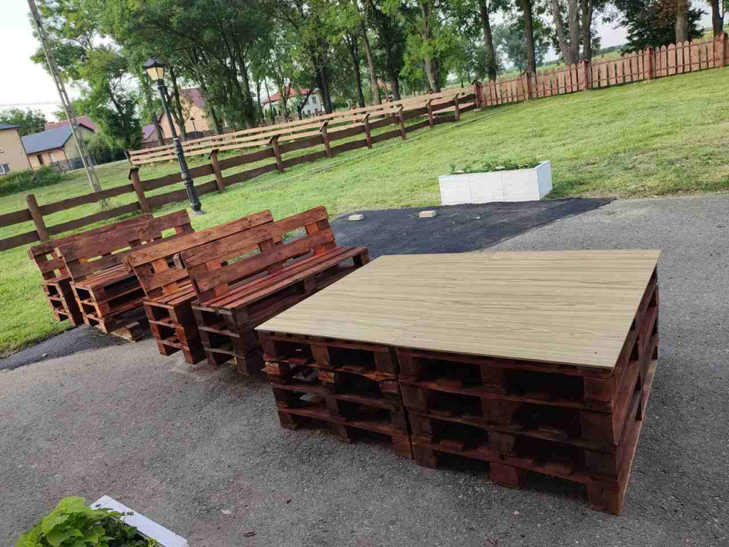 Baranów Sandomierski. Cuda z recyklingu powstają w Dymitrowie Małym [zdjęcia]
