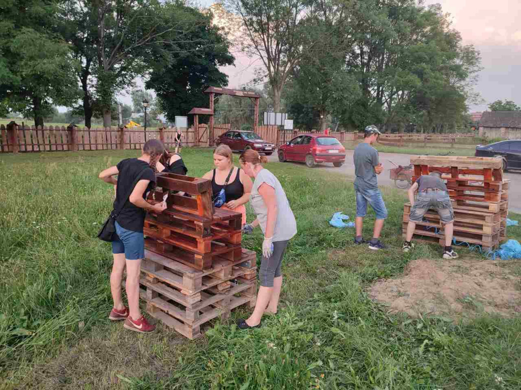 Baranów Sandomierski. Cuda z recyklingu powstają w Dymitrowie Małym [zdjęcia]