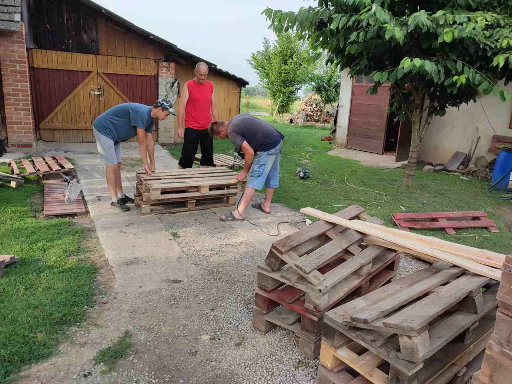 Baranów Sandomierski. Cuda z recyklingu powstają w Dymitrowie Małym [zdjęcia]
