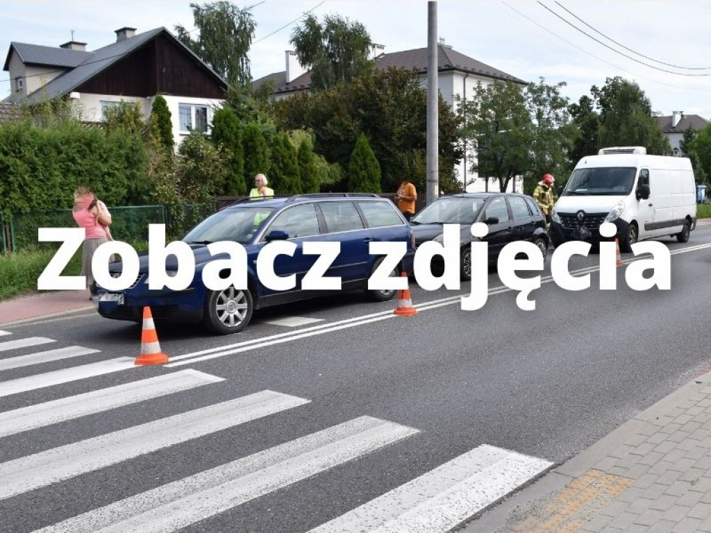 Wypadek w Tarnobrzegu, 4 osoby trafiły do szpitala [zdjęcia][wideo]