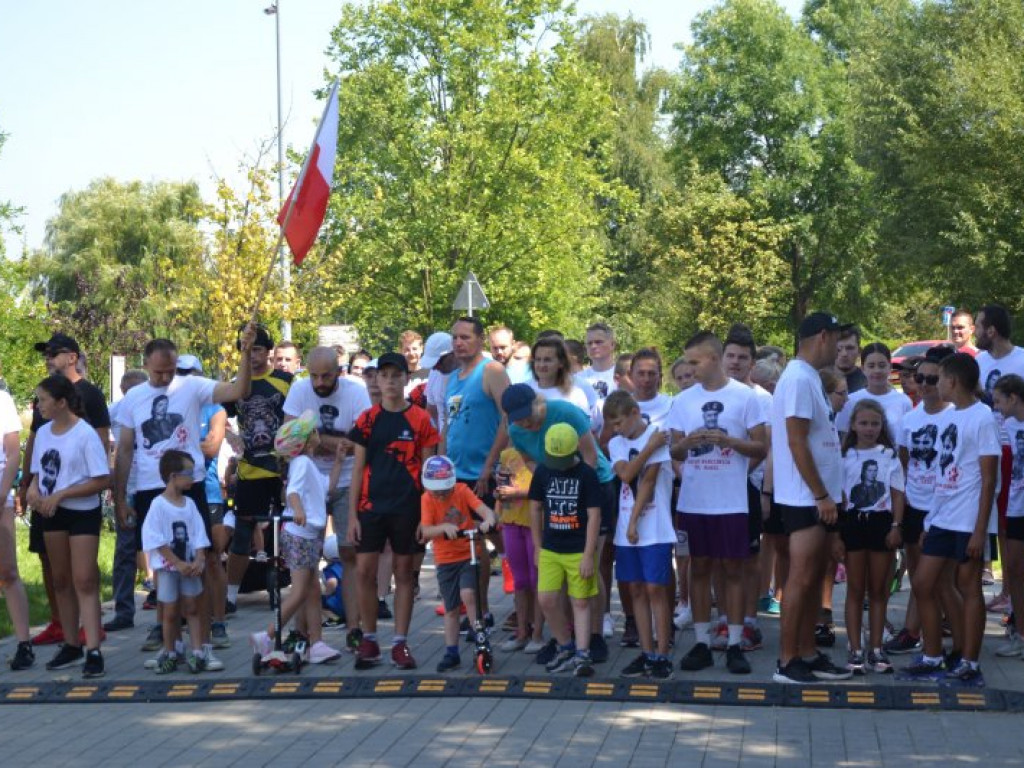 W Tarnobrzegu biegiem Wilczym Tropem upamiętnili żołnierzy wyklętych [zdjęcia]