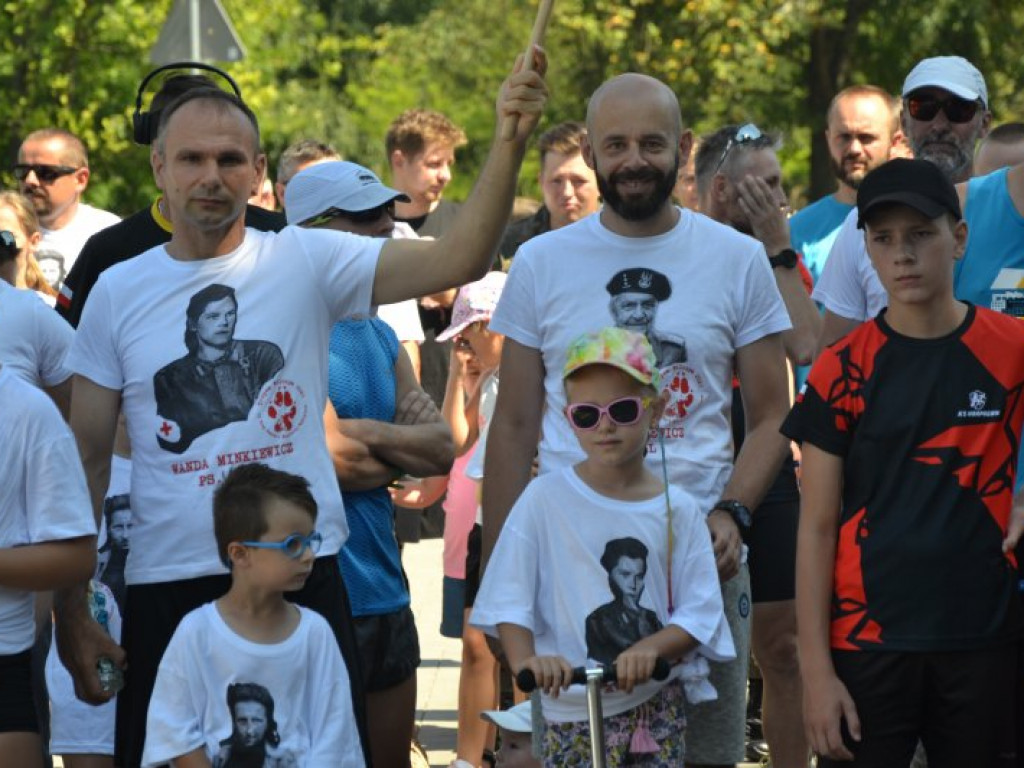 W Tarnobrzegu biegiem Wilczym Tropem upamiętnili żołnierzy wyklętych [zdjęcia]