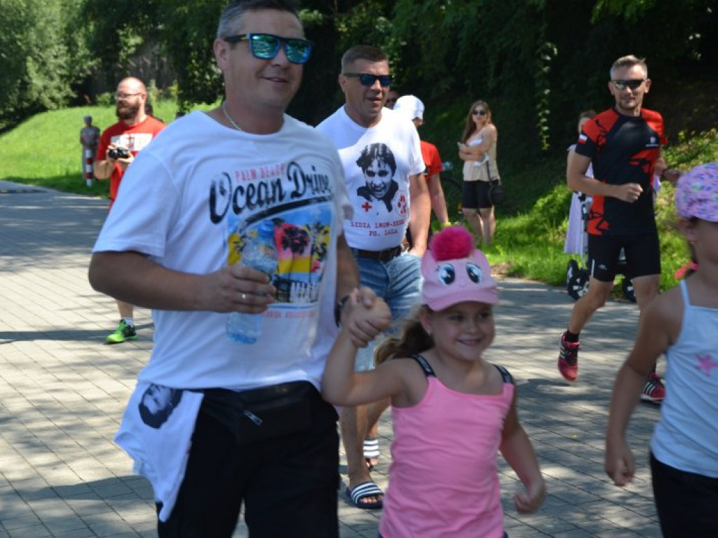 W Tarnobrzegu biegiem Wilczym Tropem upamiętnili żołnierzy wyklętych [zdjęcia]