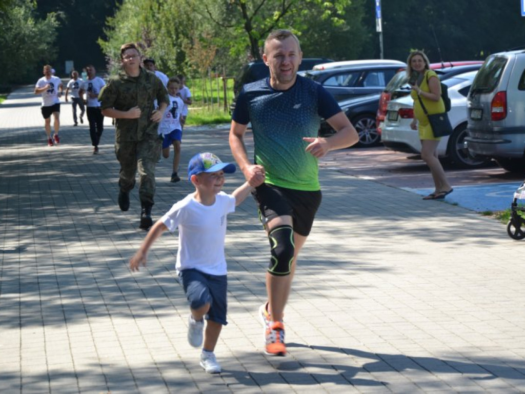 W Tarnobrzegu biegiem Wilczym Tropem upamiętnili żołnierzy wyklętych [zdjęcia]