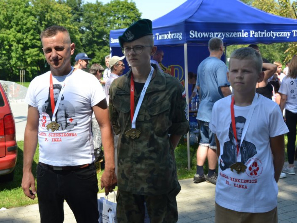 W Tarnobrzegu biegiem Wilczym Tropem upamiętnili żołnierzy wyklętych [zdjęcia]
