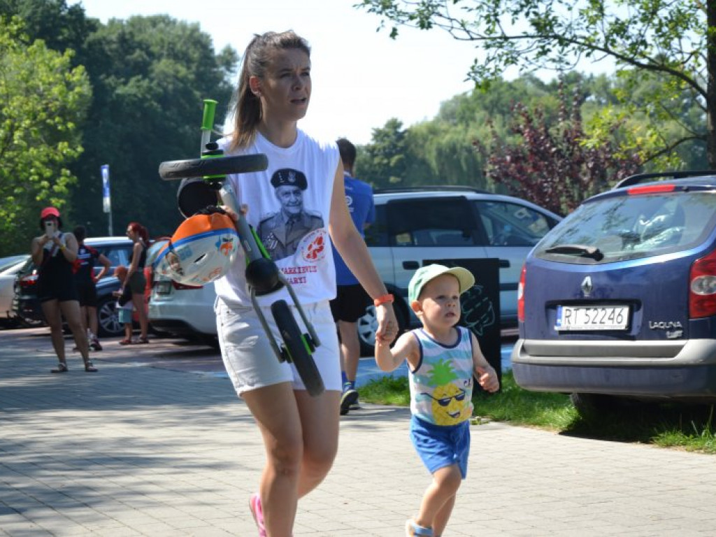 W Tarnobrzegu biegiem Wilczym Tropem upamiętnili żołnierzy wyklętych [zdjęcia]
