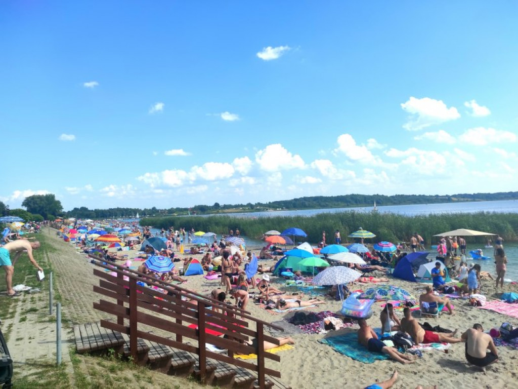 Tłumy nad Jeziorem Tarnobrzeskim. To była rekordowa niedziela [zdjęcia]