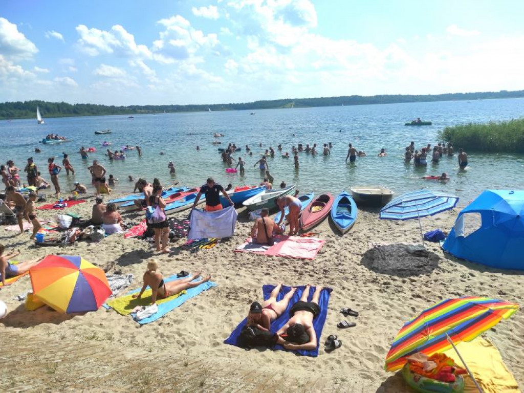 Tłumy nad Jeziorem Tarnobrzeskim. To była rekordowa niedziela [zdjęcia]