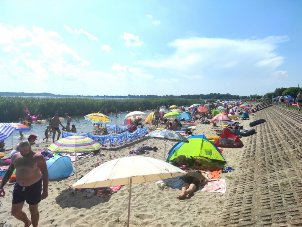 Tłumy nad Jeziorem Tarnobrzeskim. To była rekordowa niedziela [zdjęcia]