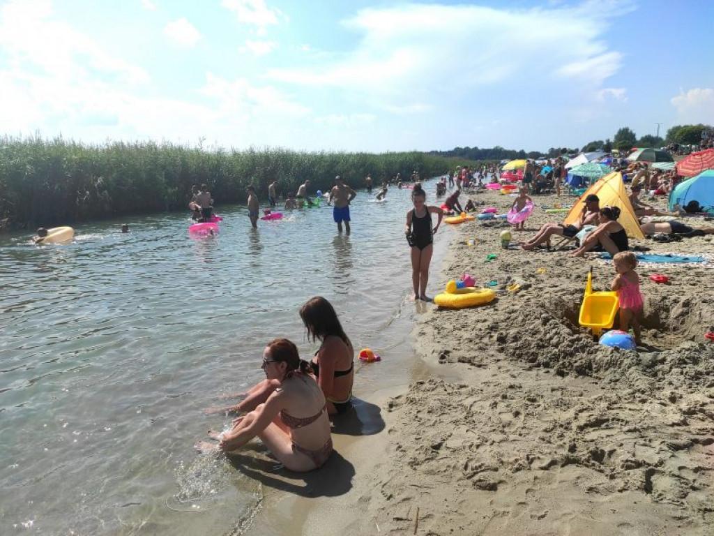 Tłumy nad Jeziorem Tarnobrzeskim. To była rekordowa niedziela [zdjęcia]