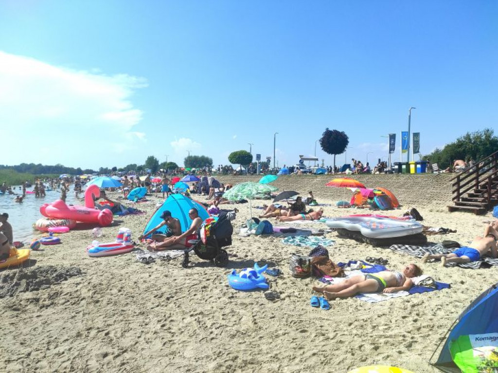 Tłumy nad Jeziorem Tarnobrzeskim. To była rekordowa niedziela [zdjęcia]