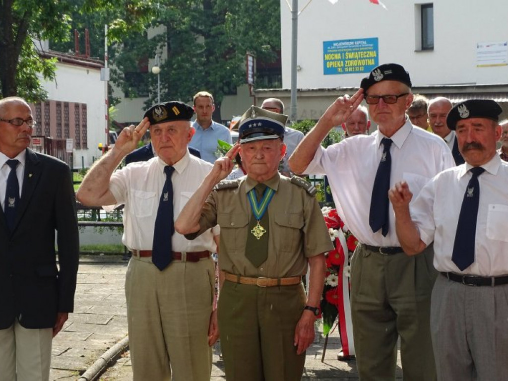 Tarnobrzeg. Radośnie uczcili patriotyczną rocznicę [zdjęcia]