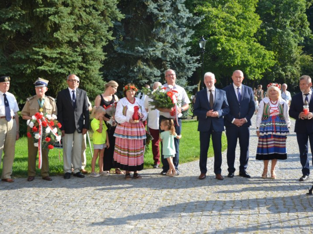 Tarnobrzeg. Radośnie uczcili patriotyczną rocznicę [zdjęcia]