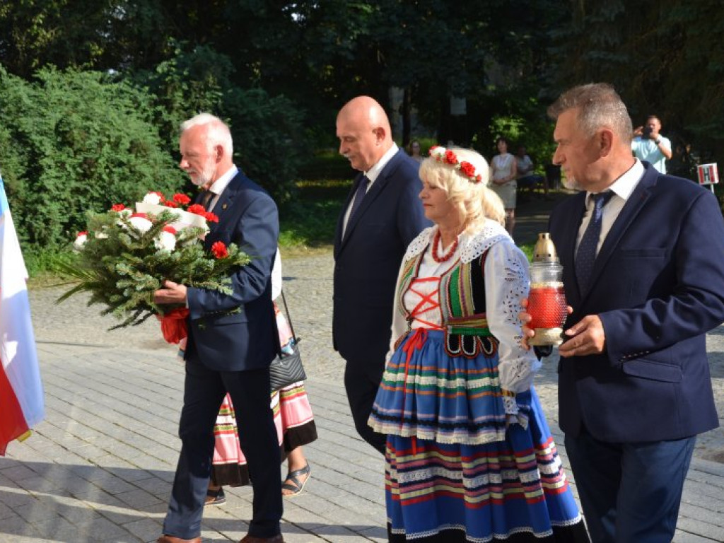 Tarnobrzeg. Radośnie uczcili patriotyczną rocznicę [zdjęcia]