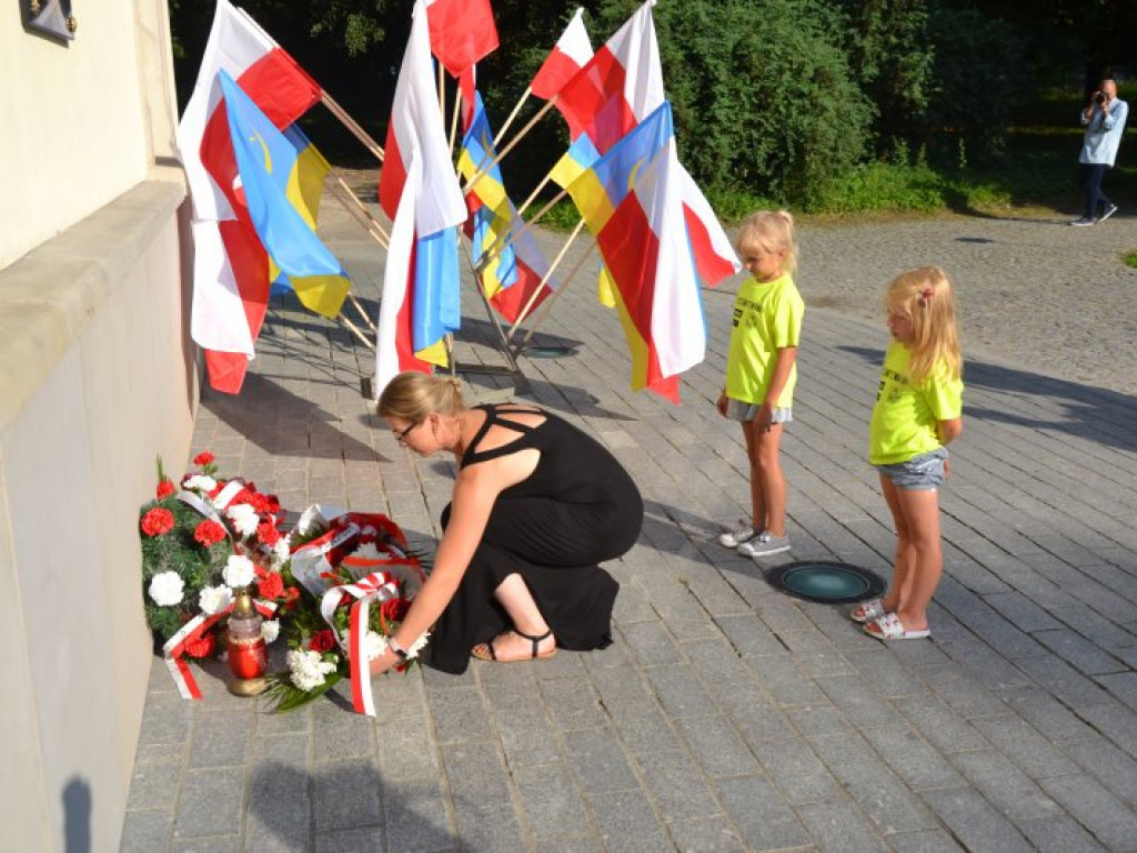 Tarnobrzeg. Radośnie uczcili patriotyczną rocznicę [zdjęcia]