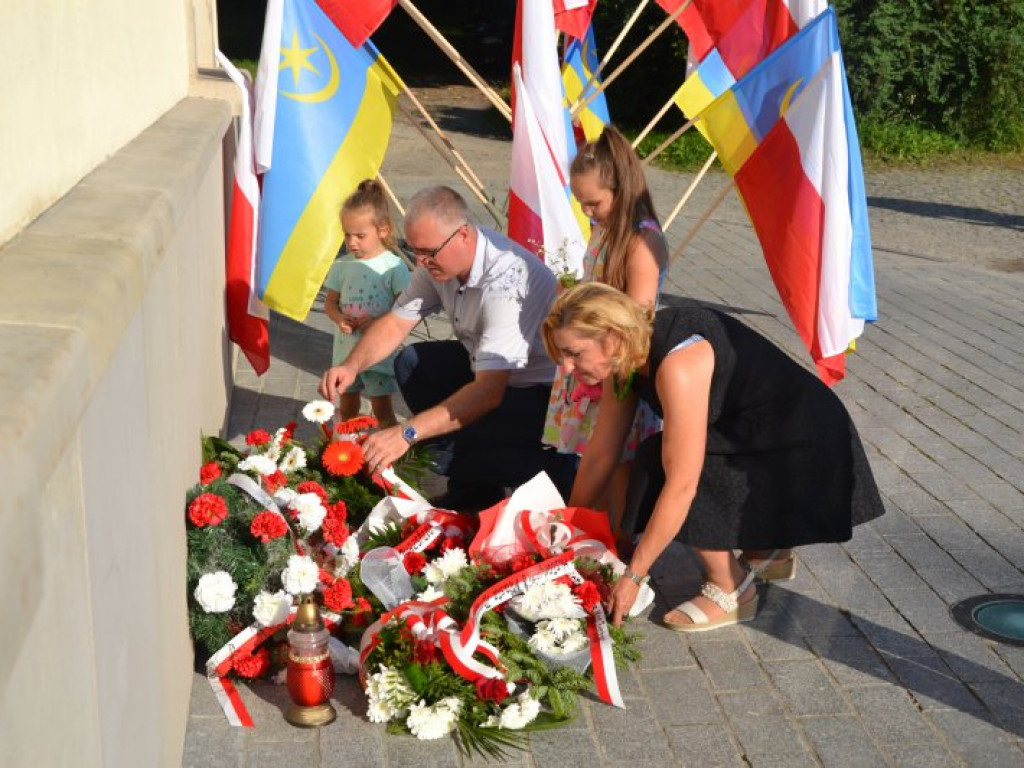 Tarnobrzeg. Radośnie uczcili patriotyczną rocznicę [zdjęcia]