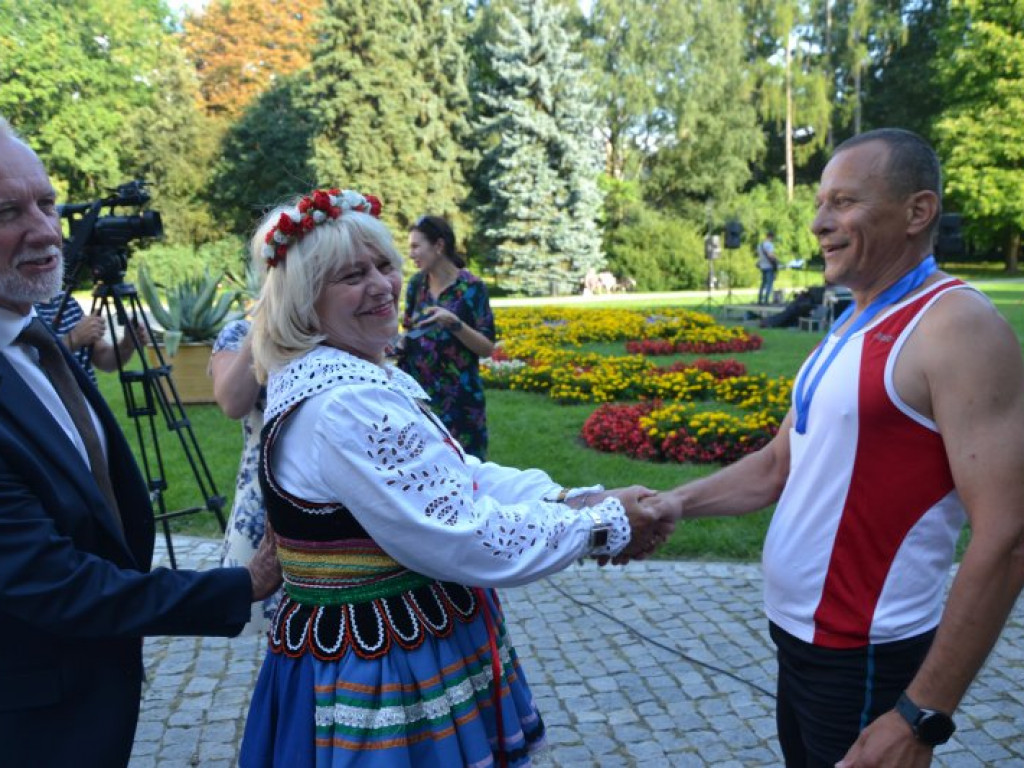 Tarnobrzeg. Radośnie uczcili patriotyczną rocznicę [zdjęcia]