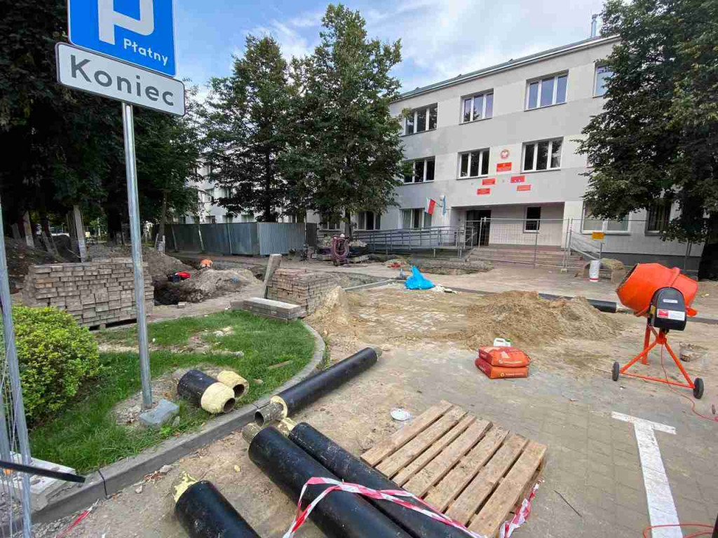 Trwają remonty sieci cieplnych w centrum miasta. Przebudowa czeka też os. Piastów i ul. Wiślną [zdjęcia]