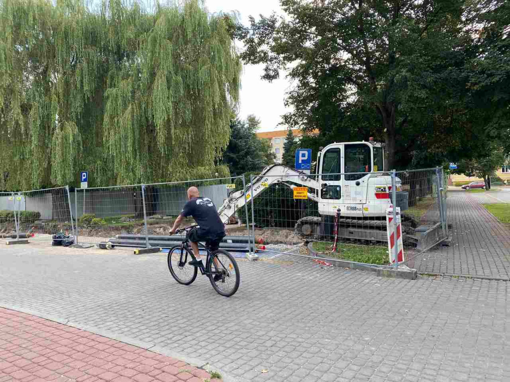 Trwają remonty sieci cieplnych w centrum miasta. Przebudowa czeka też os. Piastów i ul. Wiślną [zdjęcia]