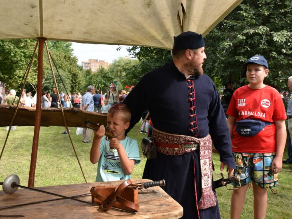 Doskonała zabawa i ogrom atrakcji podczas Wakacyjnego Pikniku w Tarnobrzegu [zdjęcia]