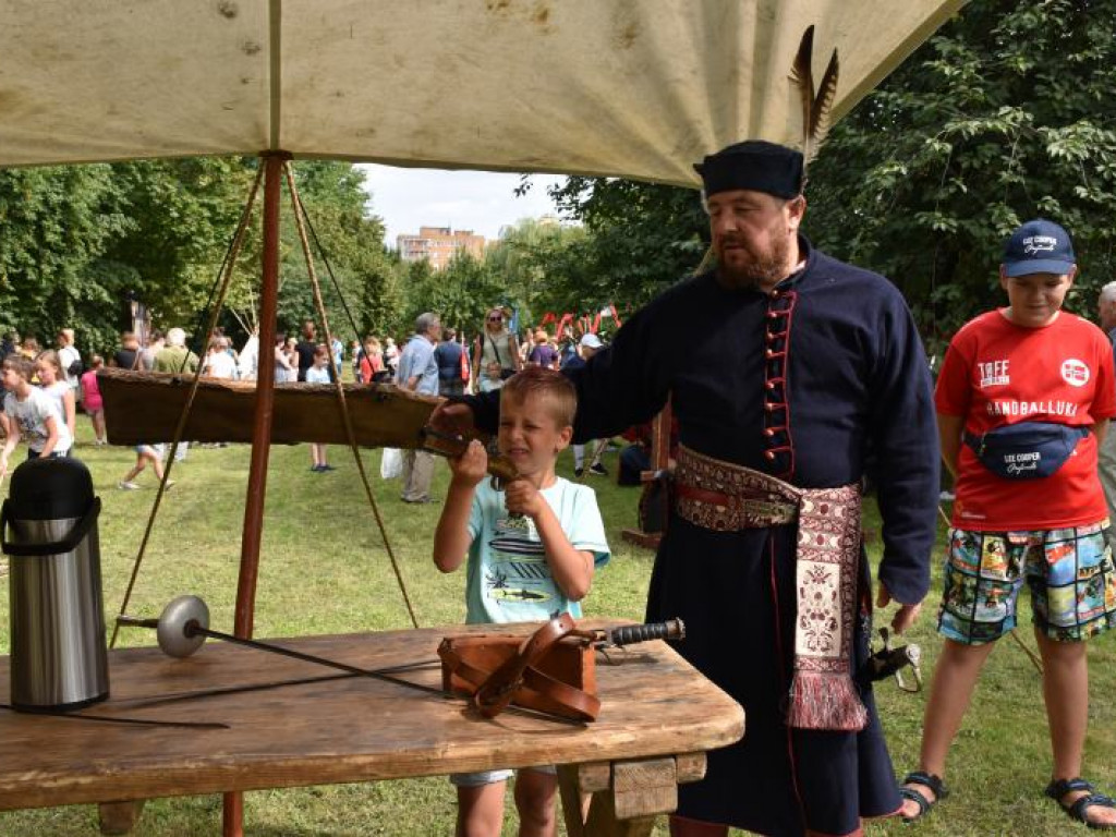 Doskonała zabawa i ogrom atrakcji podczas Wakacyjnego Pikniku w Tarnobrzegu [zdjęcia]