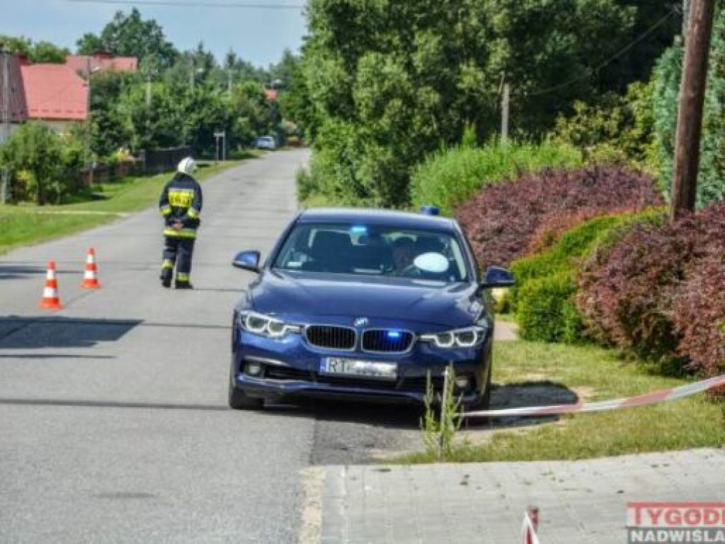 Zderzenie skutera z osobówką na granicy gm. Nowa Dęba [zdjęcia]