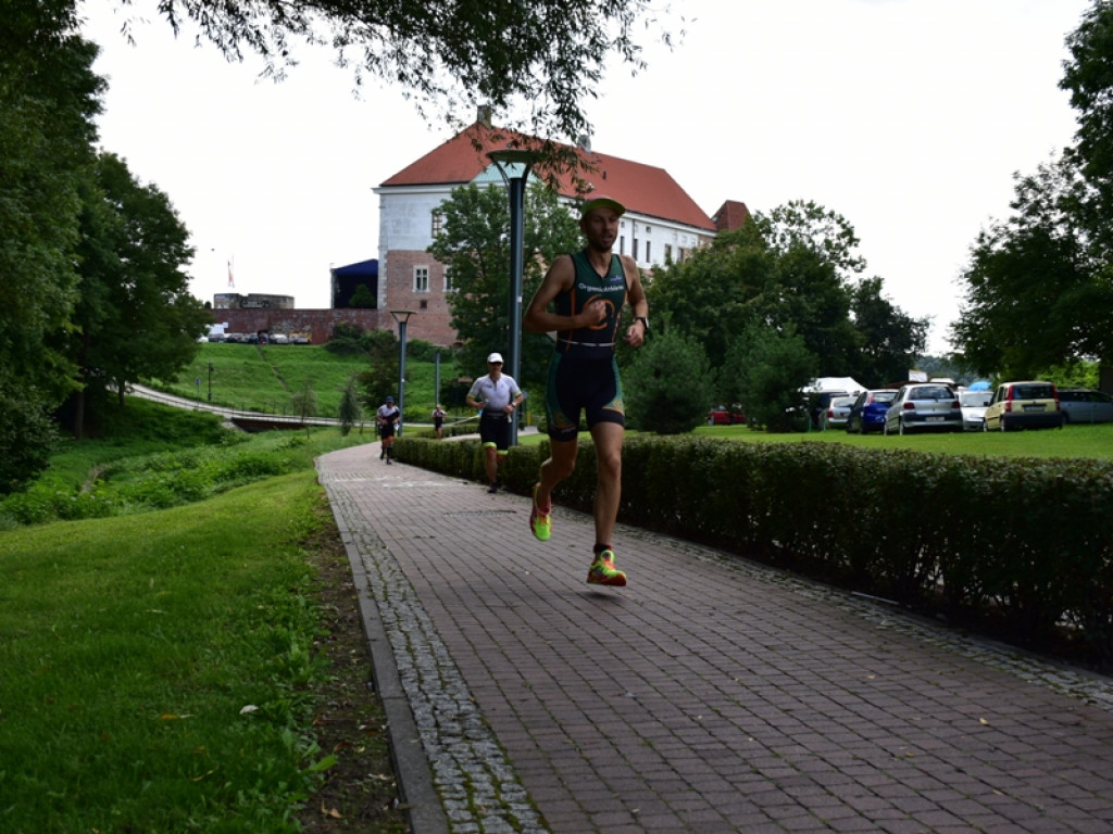 Zawodnicy z całej Polski wystartowali w XII Triathlonie Ziemi Sandomierskiej [zdjęcia]