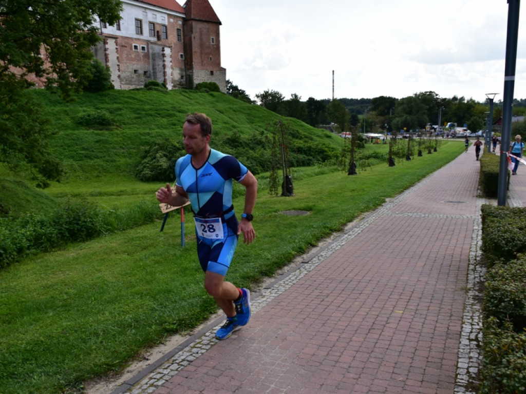 Zawodnicy z całej Polski wystartowali w XII Triathlonie Ziemi Sandomierskiej [zdjęcia]