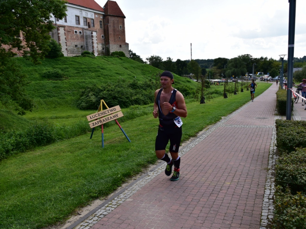 Zawodnicy z całej Polski wystartowali w XII Triathlonie Ziemi Sandomierskiej [zdjęcia]
