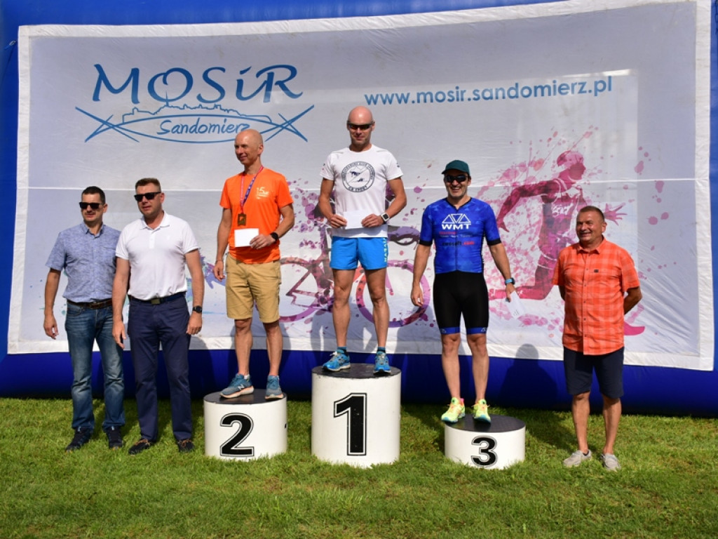 Zawodnicy z całej Polski wystartowali w XII Triathlonie Ziemi Sandomierskiej [zdjęcia]