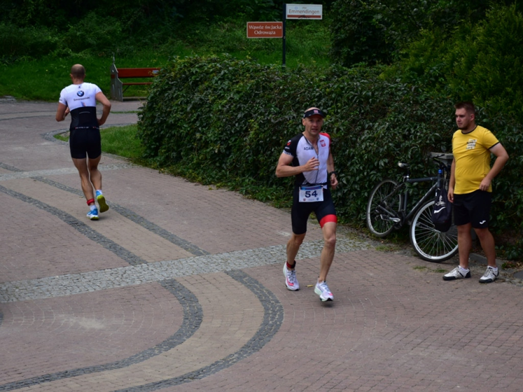 Zawodnicy z całej Polski wystartowali w XII Triathlonie Ziemi Sandomierskiej [zdjęcia]