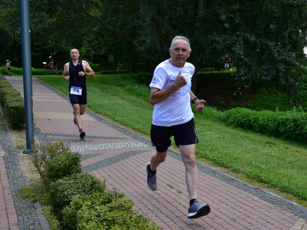 Zawodnicy z całej Polski wystartowali w XII Triathlonie Ziemi Sandomierskiej [zdjęcia]