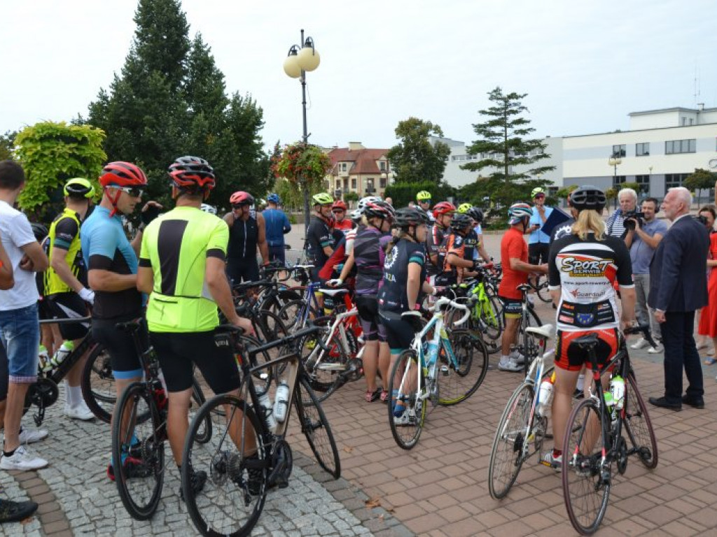 Po 50 latach uhonorowali mistrzów kolarstwa z Tarnobrzega [zdjęcia]