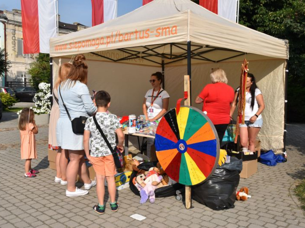 Tłumy na niedzielnym pikniku 