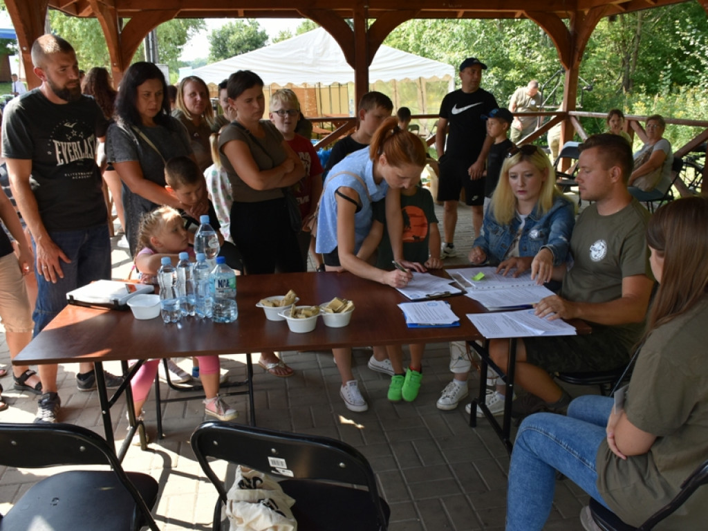 Do Koprzywnicy zjechali... poszukiwacze skarbów [zdjęcia]