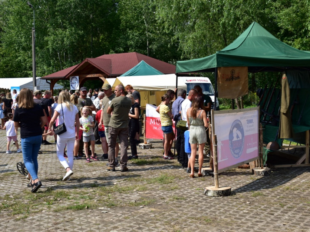 Do Koprzywnicy zjechali... poszukiwacze skarbów [zdjęcia]