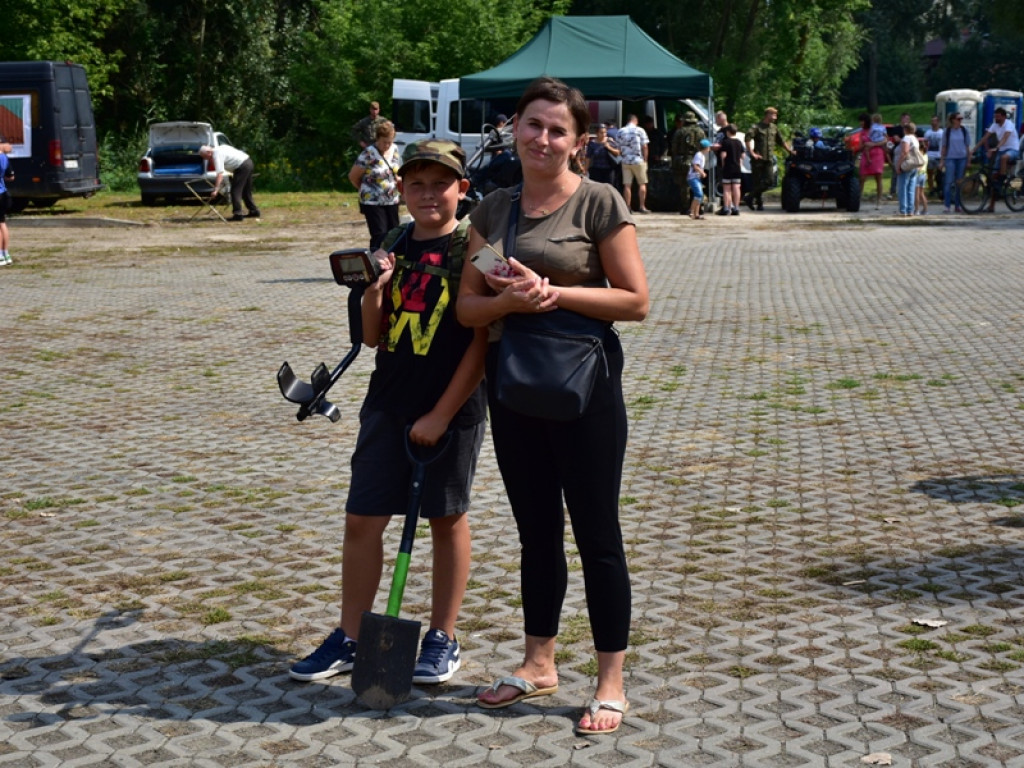 Do Koprzywnicy zjechali... poszukiwacze skarbów [zdjęcia]