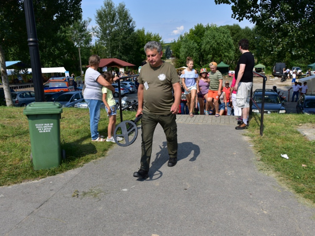 Do Koprzywnicy zjechali... poszukiwacze skarbów [zdjęcia]