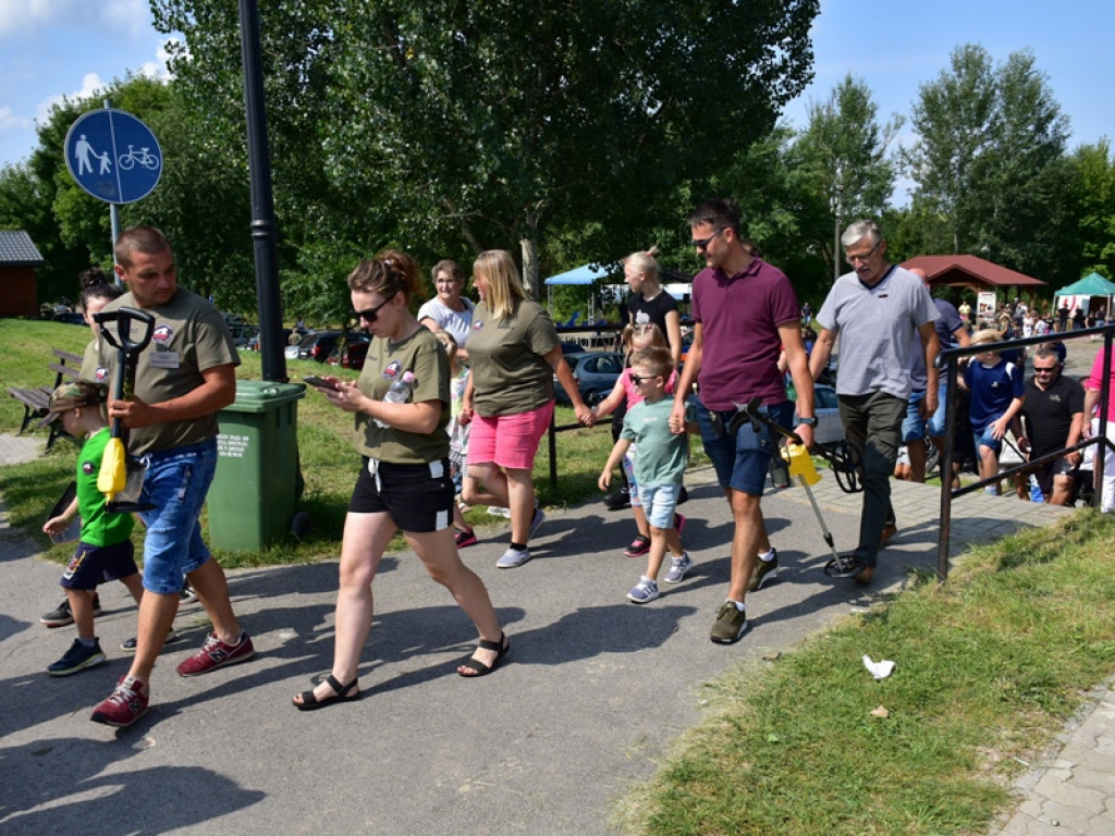 Do Koprzywnicy zjechali... poszukiwacze skarbów [zdjęcia]