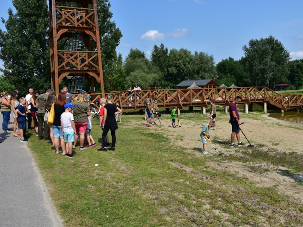 Do Koprzywnicy zjechali... poszukiwacze skarbów [zdjęcia]