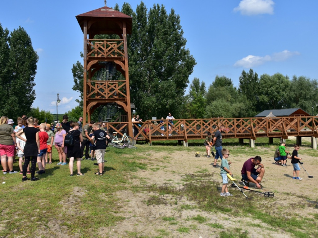Do Koprzywnicy zjechali... poszukiwacze skarbów [zdjęcia]
