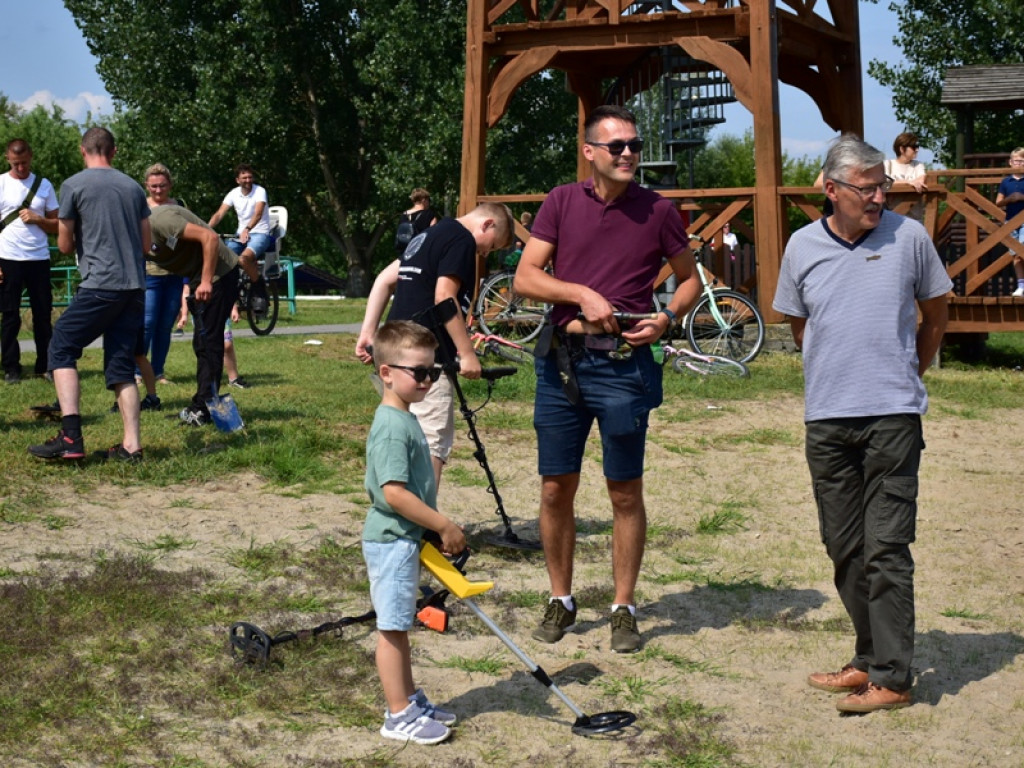 Do Koprzywnicy zjechali... poszukiwacze skarbów [zdjęcia]
