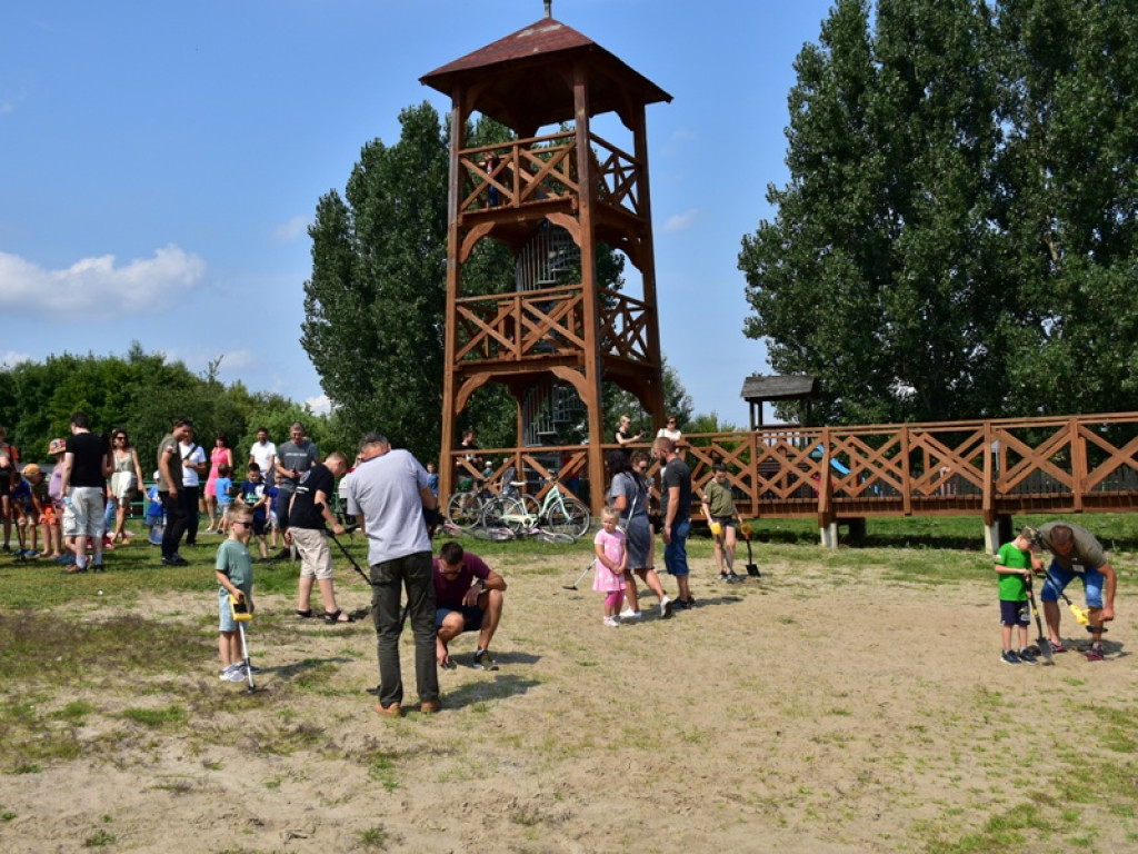 Do Koprzywnicy zjechali... poszukiwacze skarbów [zdjęcia]