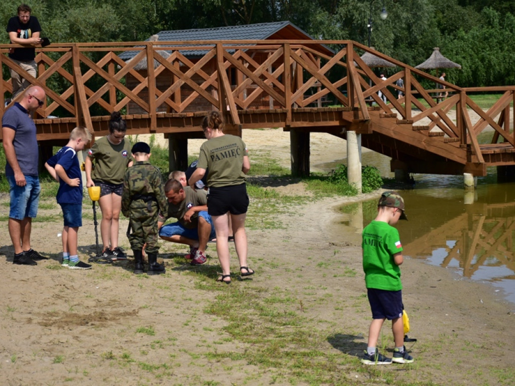 Do Koprzywnicy zjechali... poszukiwacze skarbów [zdjęcia]