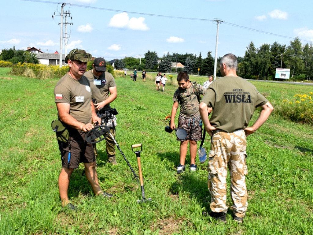 Do Koprzywnicy zjechali... poszukiwacze skarbów [zdjęcia]