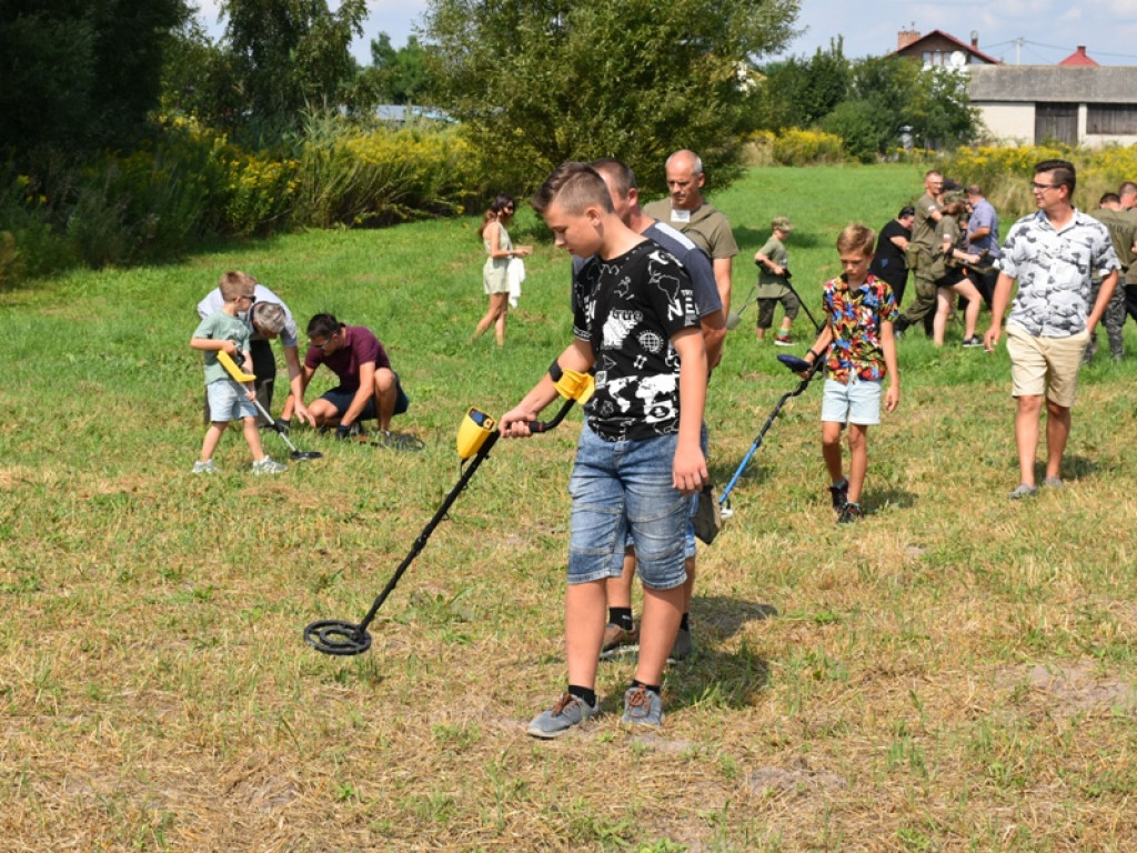Do Koprzywnicy zjechali... poszukiwacze skarbów [zdjęcia]