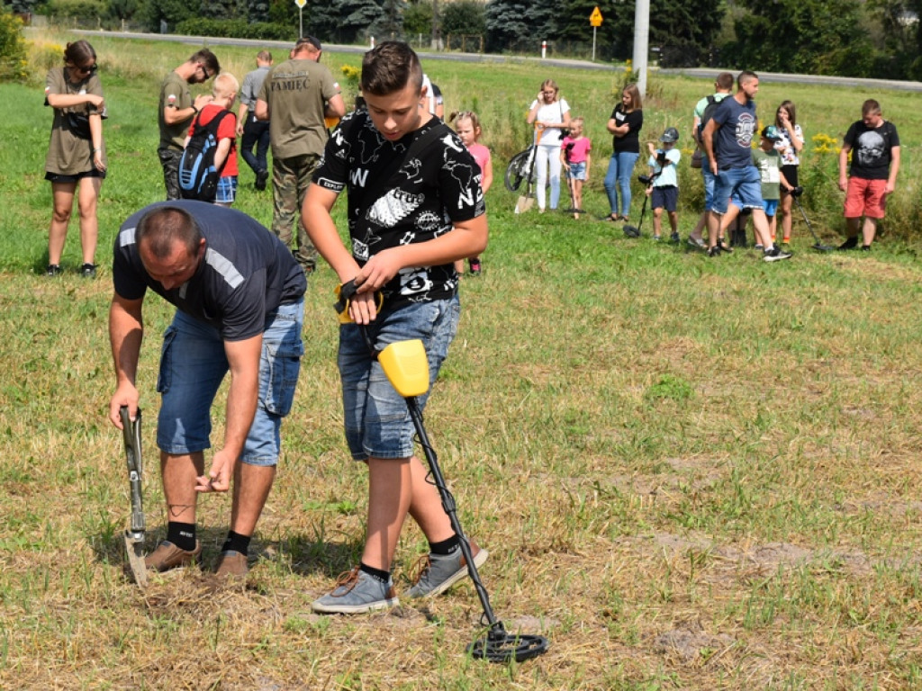 Do Koprzywnicy zjechali... poszukiwacze skarbów [zdjęcia]
